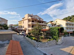  Apartments by the sea Kampor, Rab - 5037  Раб